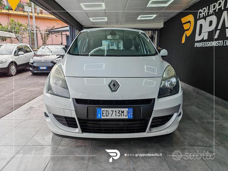 Usata Renault Scénic III Luxe 110 CV (80 kW) 2011 Bianco Monovolume