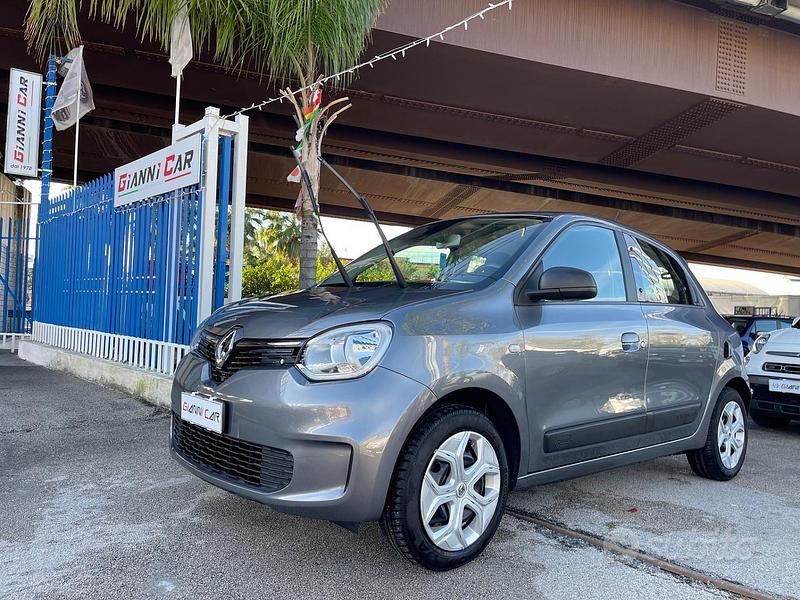 Grigio Usata 2020 Renault Twingo SE Due volumi | 10.490 € (Buon prezzo) - Immagine 1/4