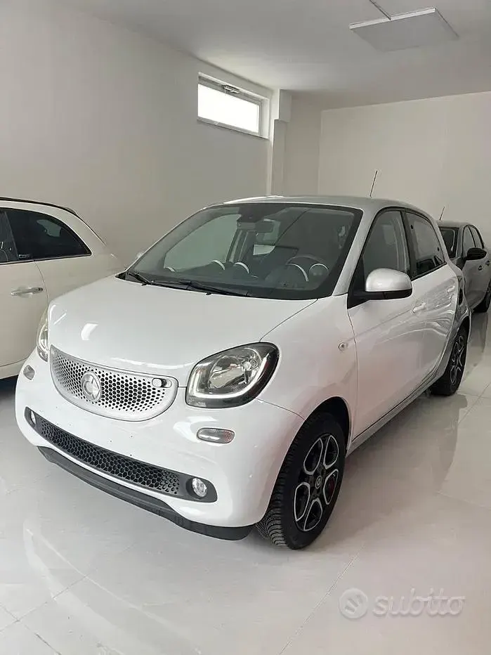Usata Smart ForFour 71 CV (52 kW) 2015 Bianco Utilitaria