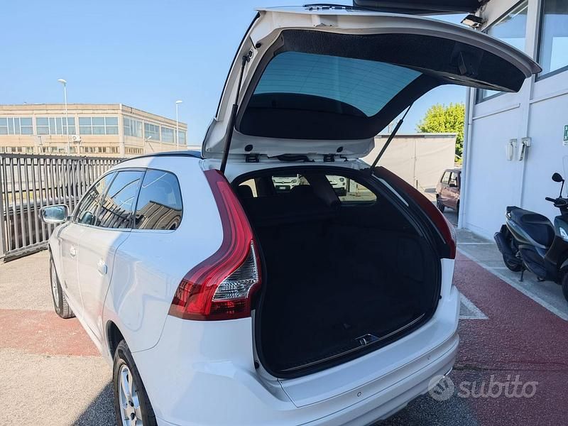 Usata Volvo XC60 175 CV (128 kW) 2015 Bianco SUV