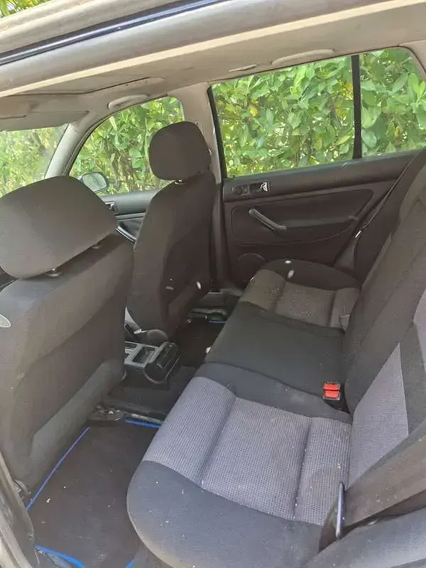 Usata VW Golf IV 101 CV (74 kW) 2003 Blu/azzurro Berlina