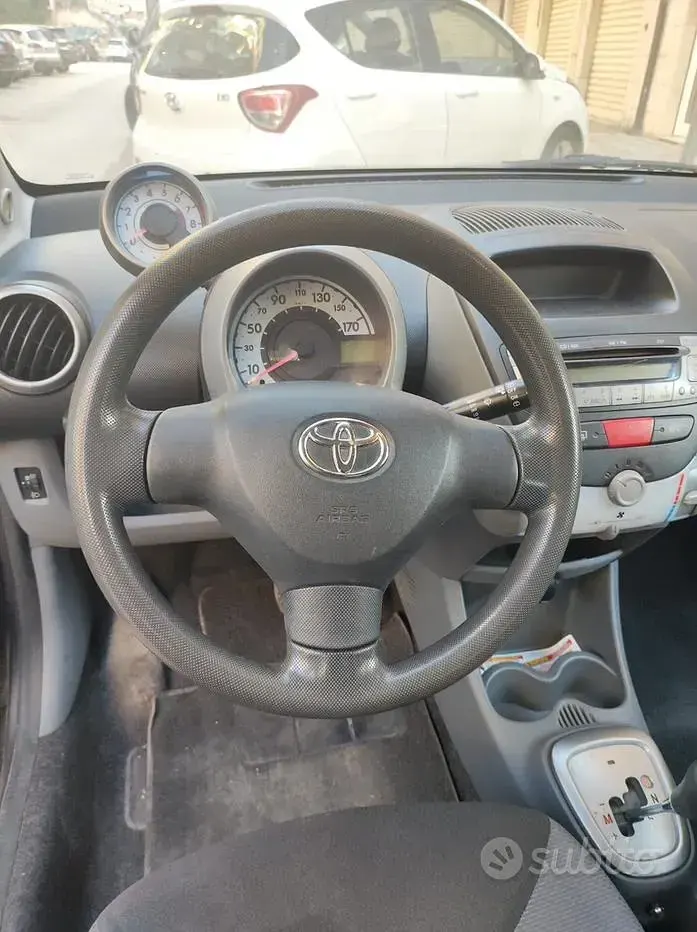 Usata Toyota Aygo 69 CV (50 kW) 2007 Nero Utilitaria