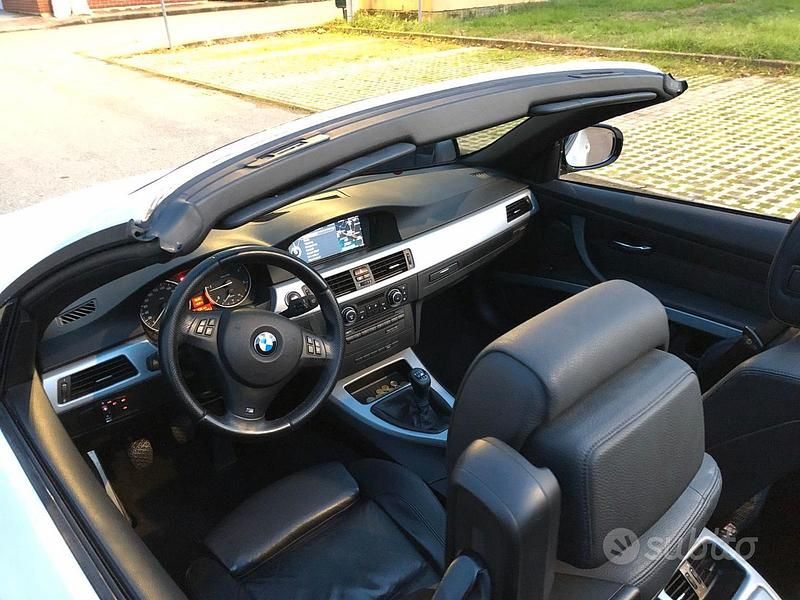 Usata BMW 320 Cabriolet Efficient Dynamics 177 CV (130 kW) 2009 Bianco Cabrio