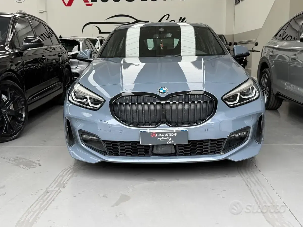 Usado BMW 118 M Sport 150 CV (110 kW) 2023 Gris Utilitario