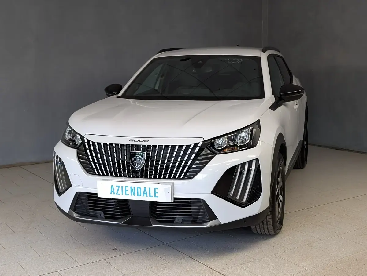 Usata Peugeot 2008 Allure 101 CV (74 kW) 2025 SUV