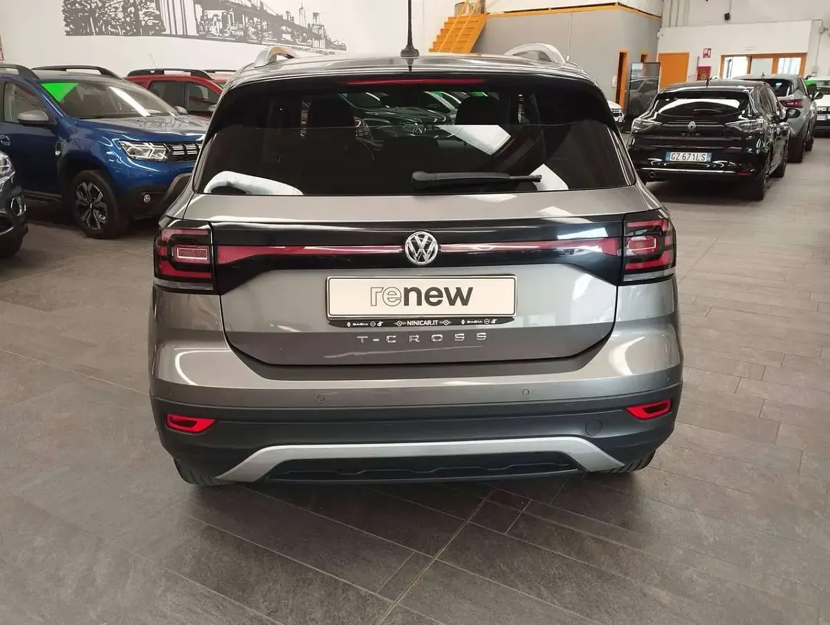 Usata VW T-Cross Advance 116 CV (85 kW) 2020 Grigio scuro metallizzato SUV