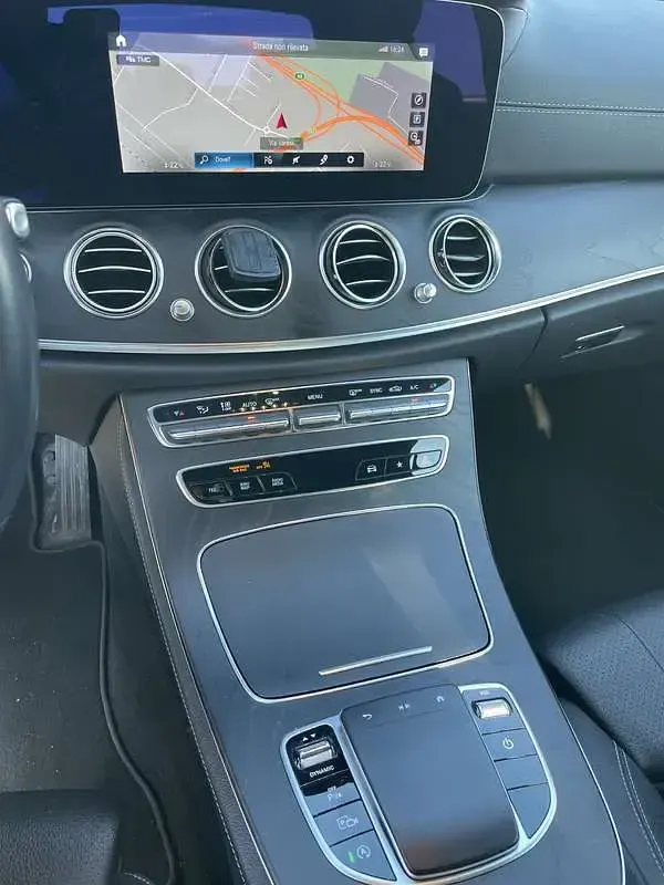 Usata Mercedes E220 Exclusive 194 CV (142 kW) 2021 Berlina