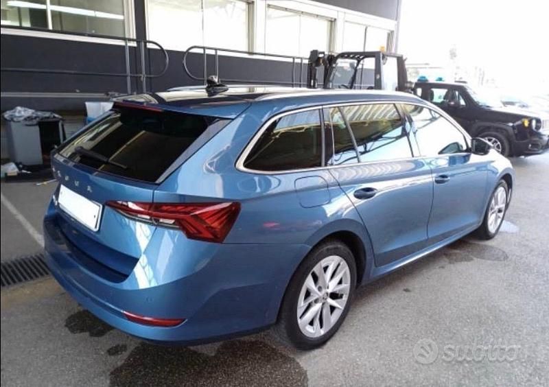 Usata Skoda Octavia Style 116 CV (85 kW) 2021 Blu Station wagon