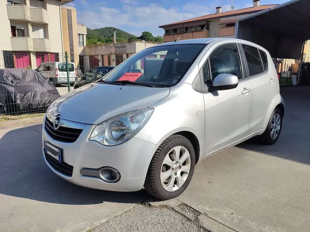 Usata Opel Agila Enjoy 65 CV (47 kW) 2010 Utilitaria