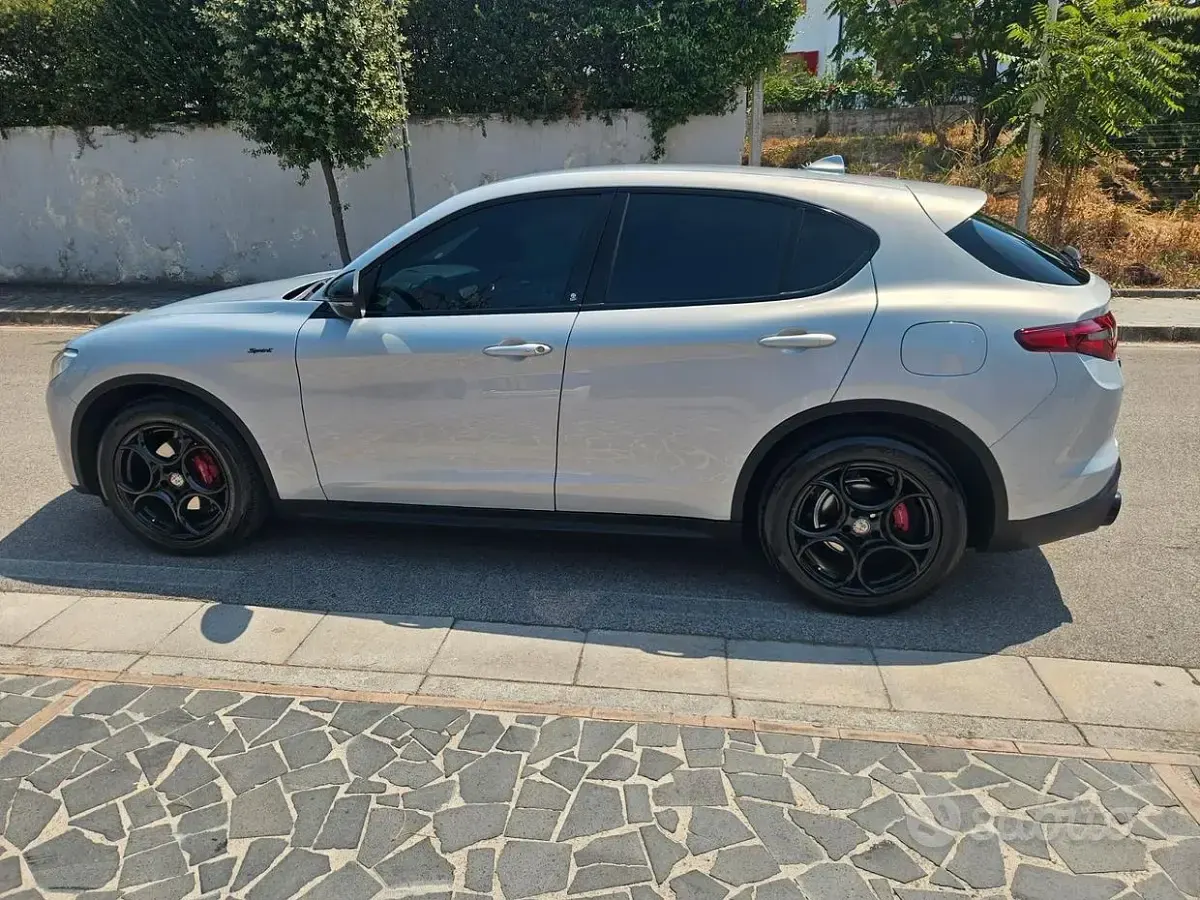 Usata Alfa Romeo Stelvio Sprint 190 CV (139 kW) 2021 Grigio SUV