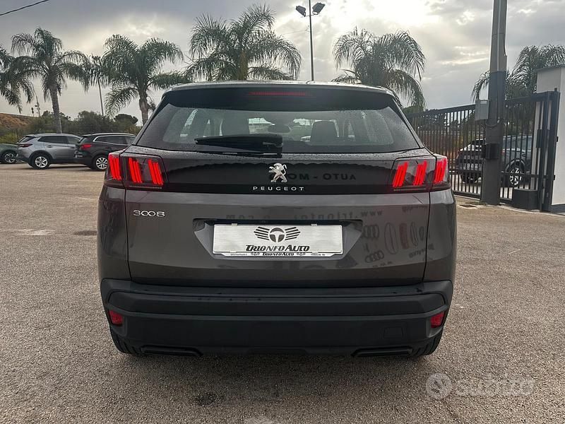 Usata Peugeot 3008 Active 131 CV (96 kW) 2021 Grigio Station wagon