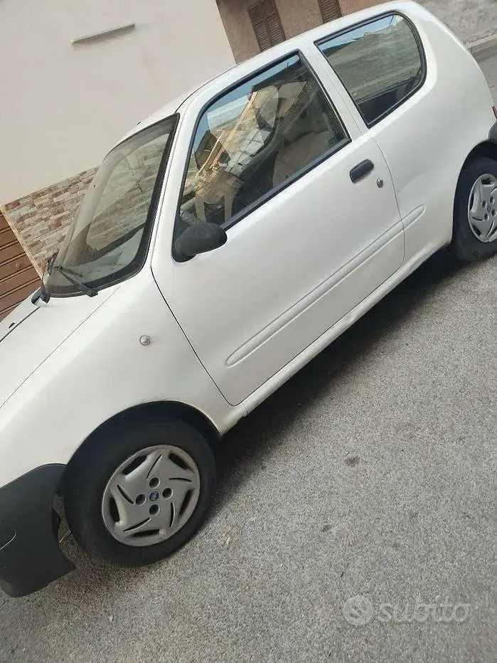 Usata Fiat 600 54 CV (39 kW) 2007 Bianco Utilitaria