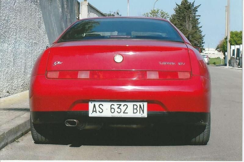 Usata Alfa Romeo GTV Lusso 150 CV (110 kW) 1997 Rosso Coupé