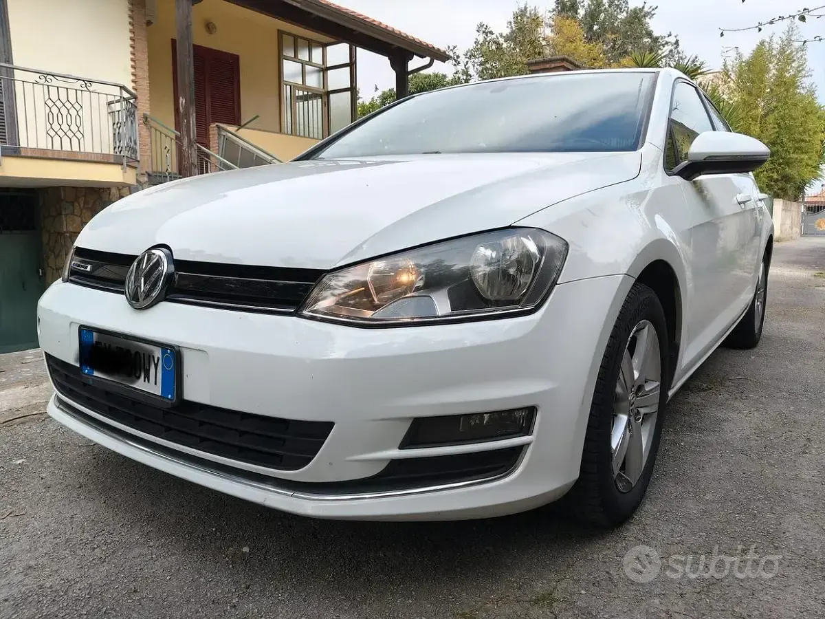 Usata VW Golf VII 110 CV (80 kW) 2015 Bianco Utilitaria