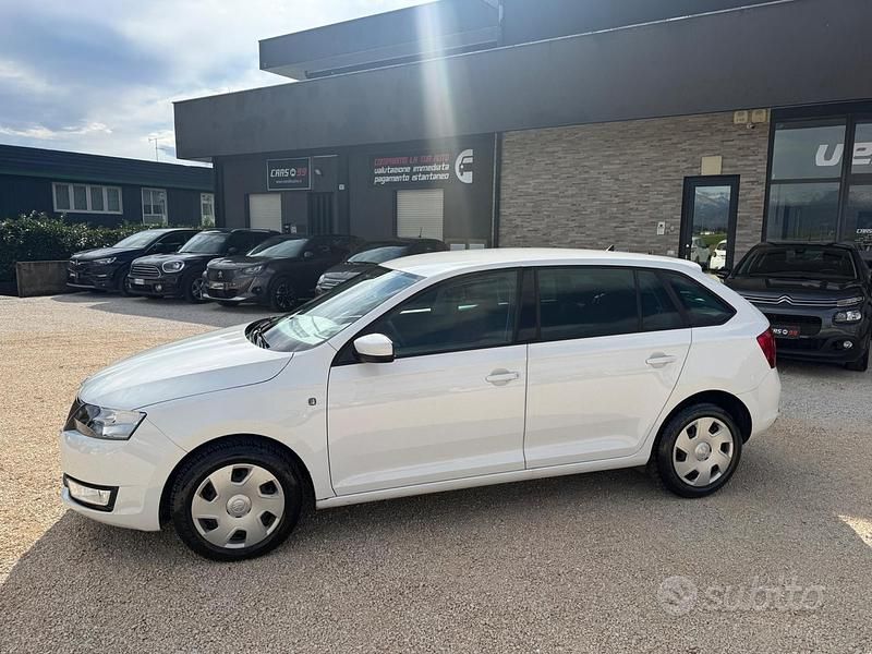 Usata Skoda Rapid Elegance 105 CV (77 kW) 2014 Bianco Utilitaria
