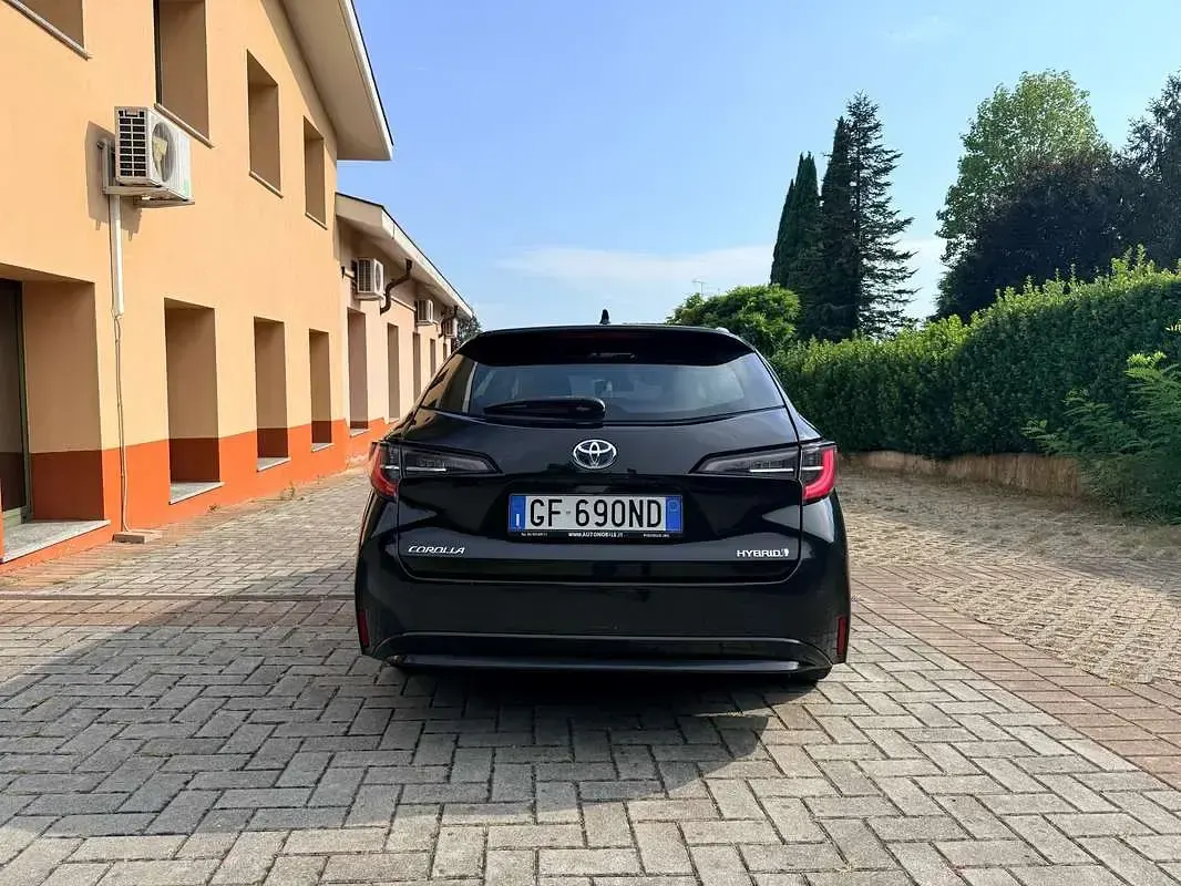 Usata Toyota Corolla Business Edition 98 CV (72 kW) 2021 Nero Station wagon