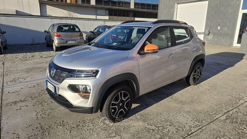 Usata Dacia Spring Comfort Plus 33 kW (45 CV) 2022 Argento Utilitaria