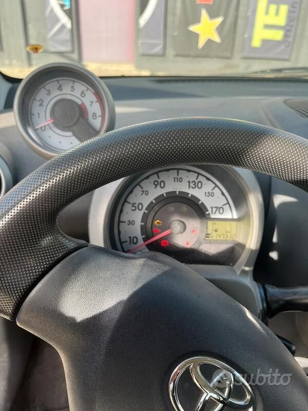 Usata Toyota Aygo Sol 68 CV (50 kW) 2006 Utilitaria