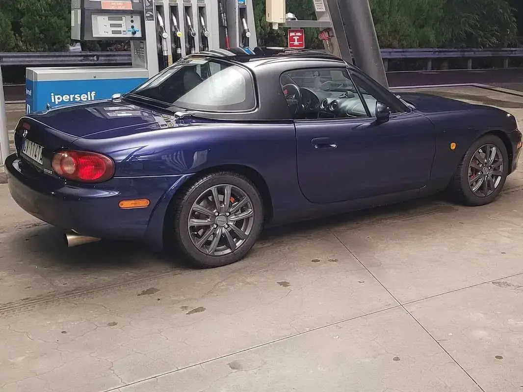 Usata Mazda MX5 110 CV (80 kW) 2003 Blu/azzurro Cabrio
