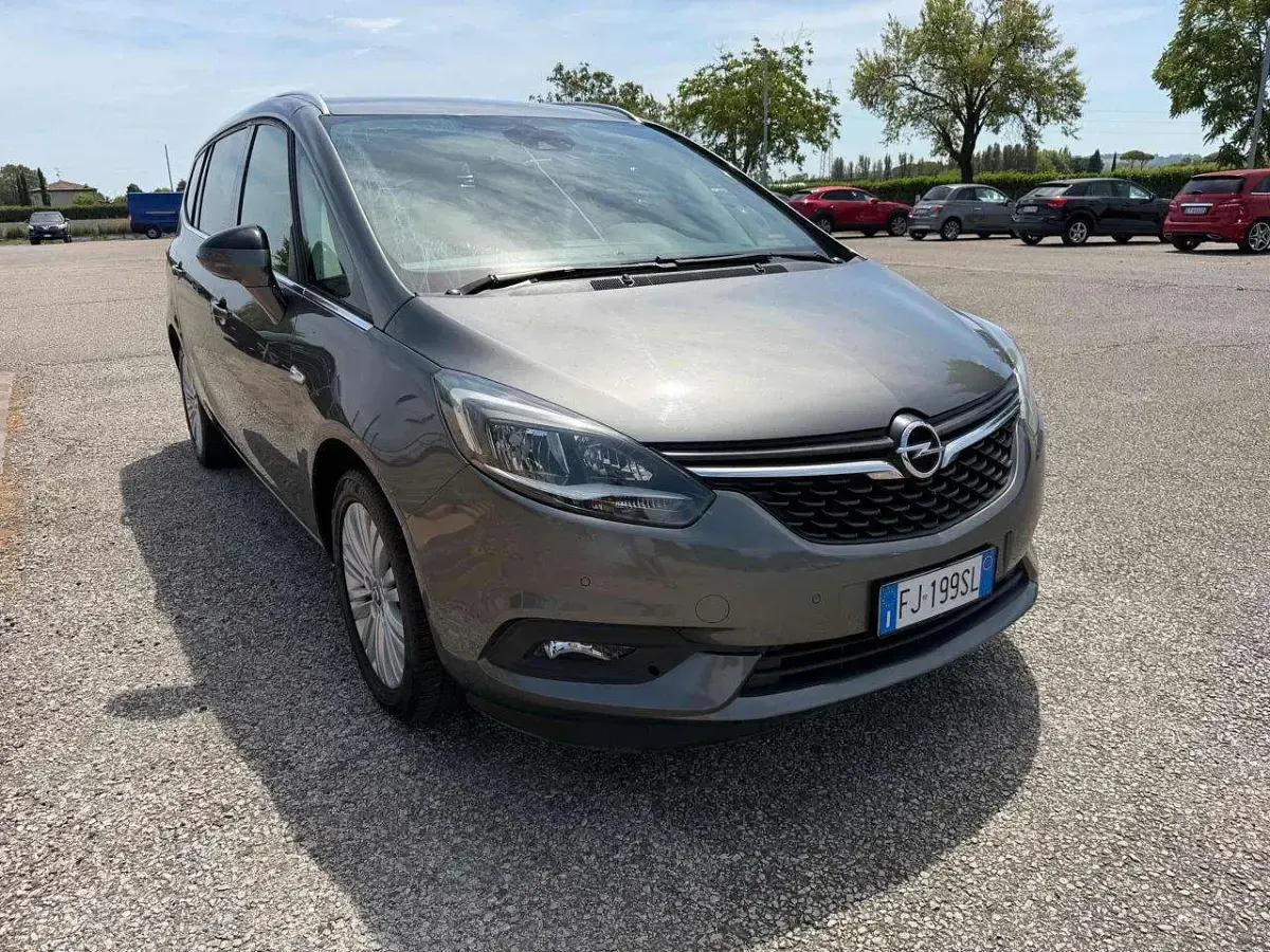 Usata Opel Zafira Innovation 133 CV (97 kW) 2017 Grigio scuro Monovolume
