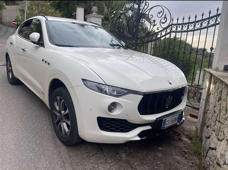 Usata Maserati Levante 275 CV (202 kW) 2017 Bianco SUV