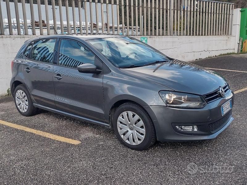 Usata VW Polo Comfortline 75 CV (55 kW) 2013 Grigio Utilitaria