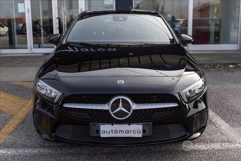Usata Mercedes A180 116 CV (85 kW) 2020 Nero Berlina