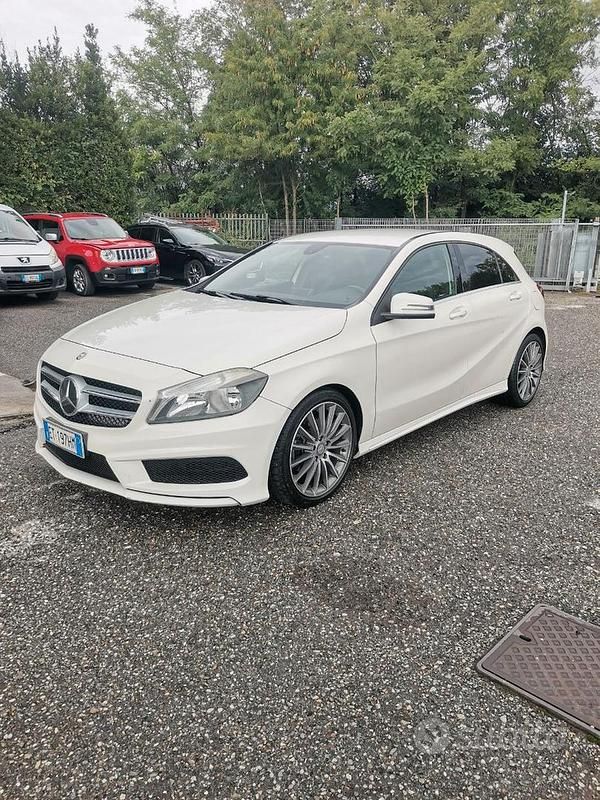 Bianco Usata 2014 Mercedes A180 Premium Tre volumi | 12.000 € (Ottimo prezzo) - Immagine 1/4
