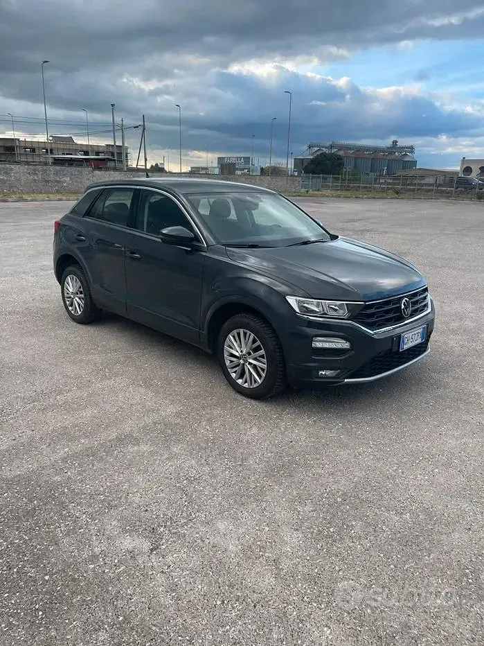 Usata VW T-Roc 150 CV (110 kW) 2021 Grigio SUV