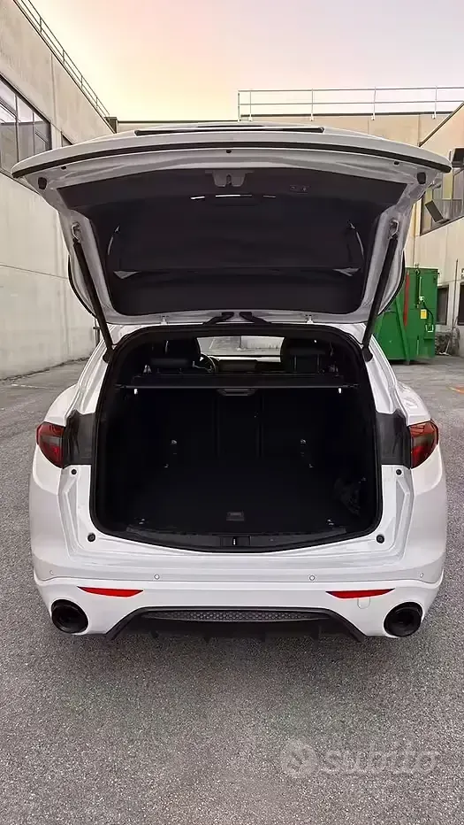 Usata Alfa Romeo Stelvio Veloce 209 CV (153 kW) 2022 Bianco SUV