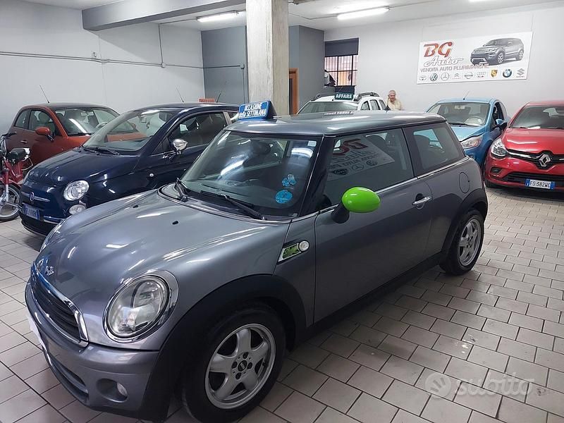 Usata Mini Cooper D 90 CV (66 kW) 2010 Grigio Utilitaria
