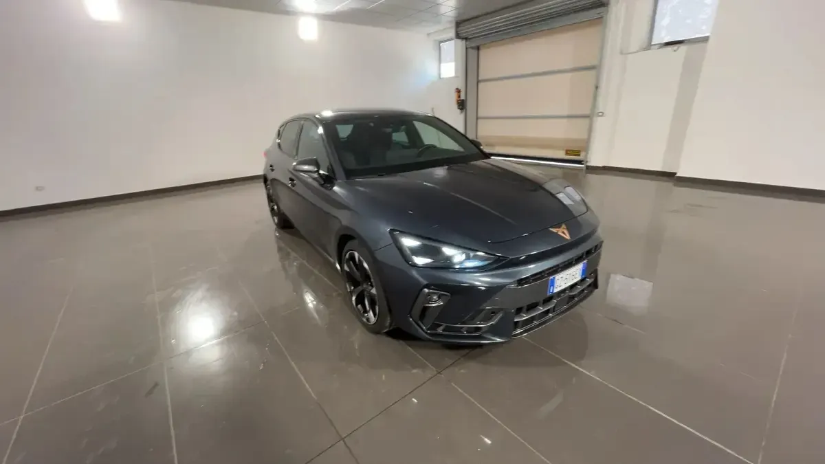 Usata Cupra Leon 150 CV (110 kW) 2025 Grigio