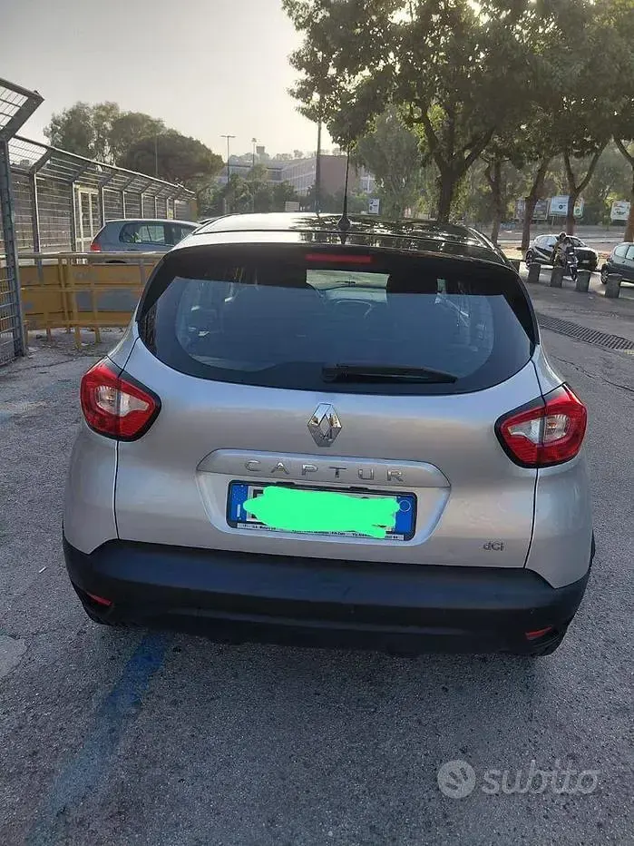 Usata Renault Captur 90 CV (66 kW) 2015 Grigio SUV