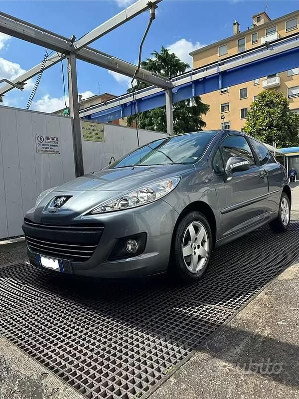 Usata Peugeot 207 75 CV (55 kW) 2011 Grigio Berlina