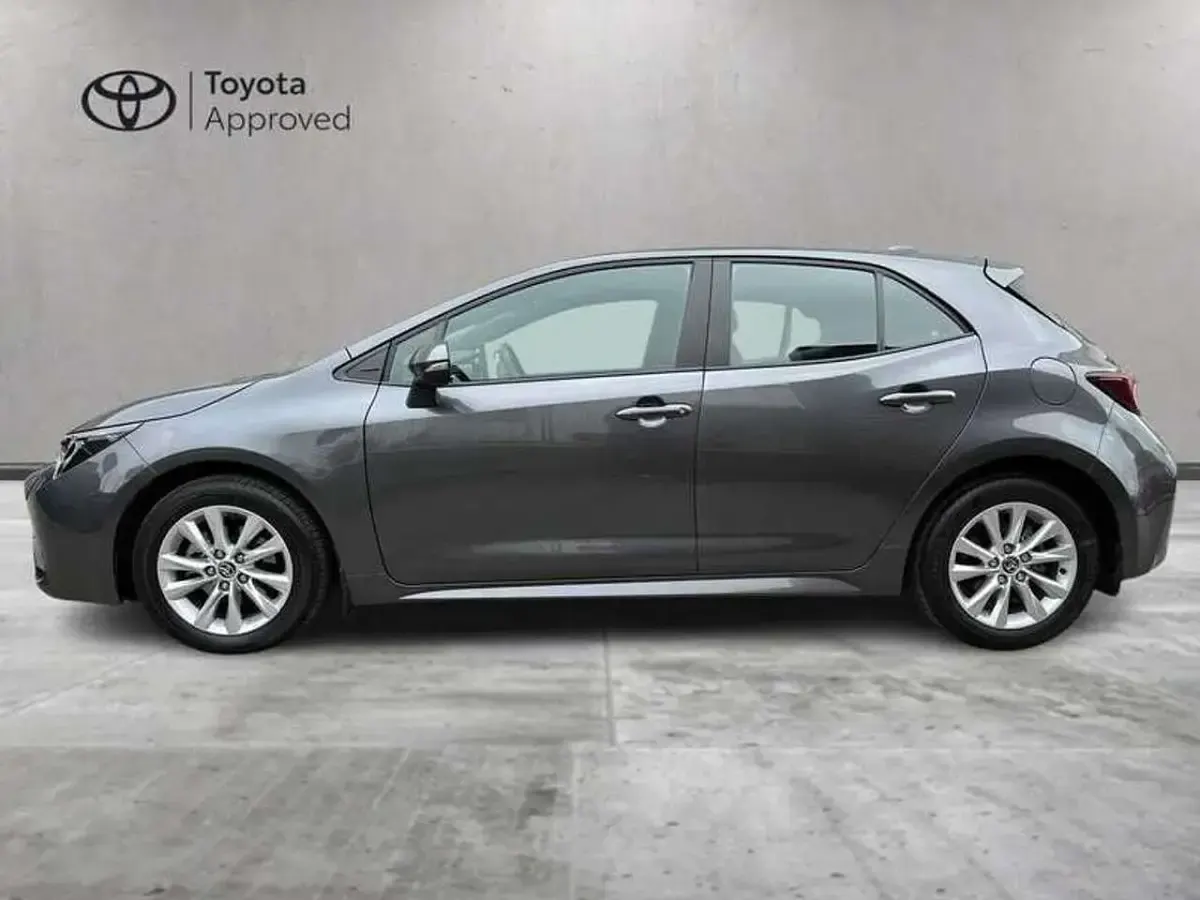 Second-hand Toyota Corolla Active 122 CP (89 kW) 2023 Gri Hatchback