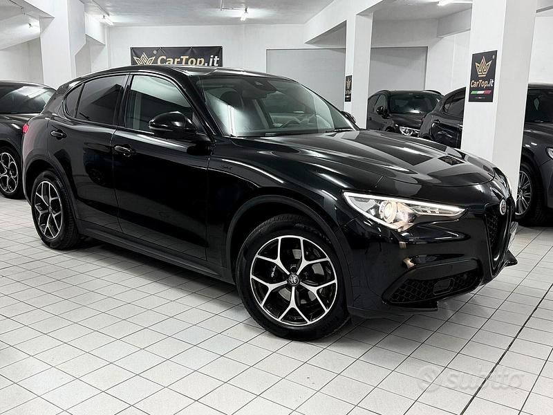 Usata Alfa Romeo Stelvio Sprint 201 CV (147 kW) 2021 Nero SUV