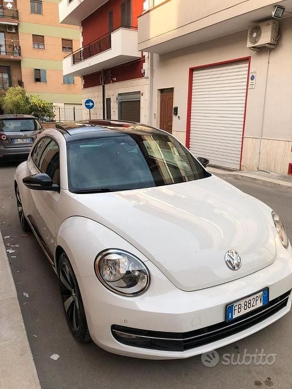 Bianco Usata 2013 VW Maggiolino Sportline Tre volumi | 11.900 € (Ottimo prezzo) - Immagine 1/4