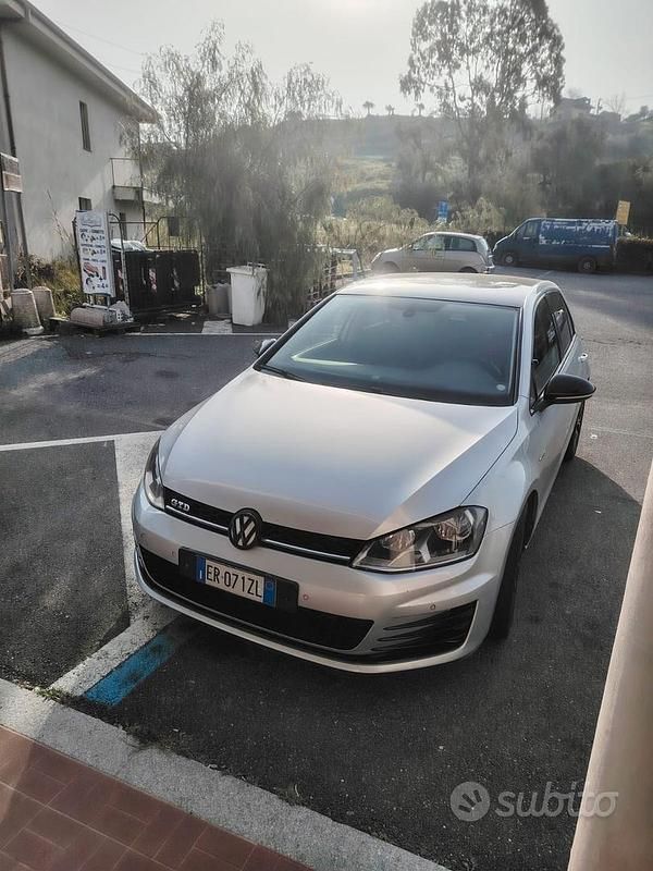 Usata VW Golf VII 110 CV (80 kW) 2014 Grigio Utilitaria