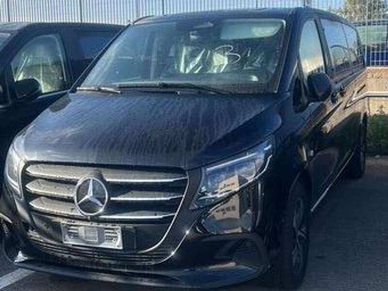Nuova Mercedes Vito 190 CV (139 kW) 2025 Nero Furgone