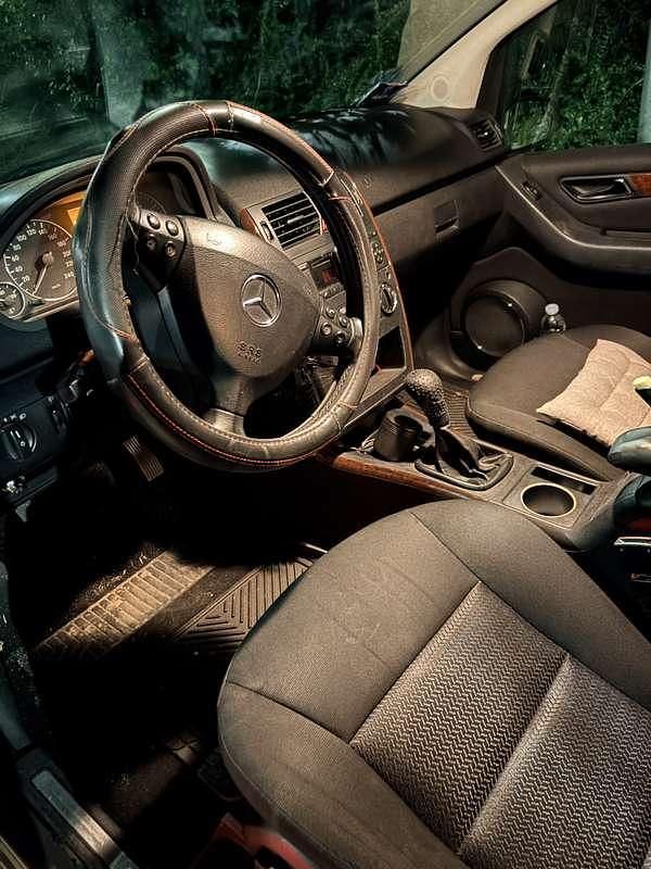 Usata 2005 Mercedes A150 Elegance Monovolume | 2500 € (Ottimo prezzo) - Immagine 1/4