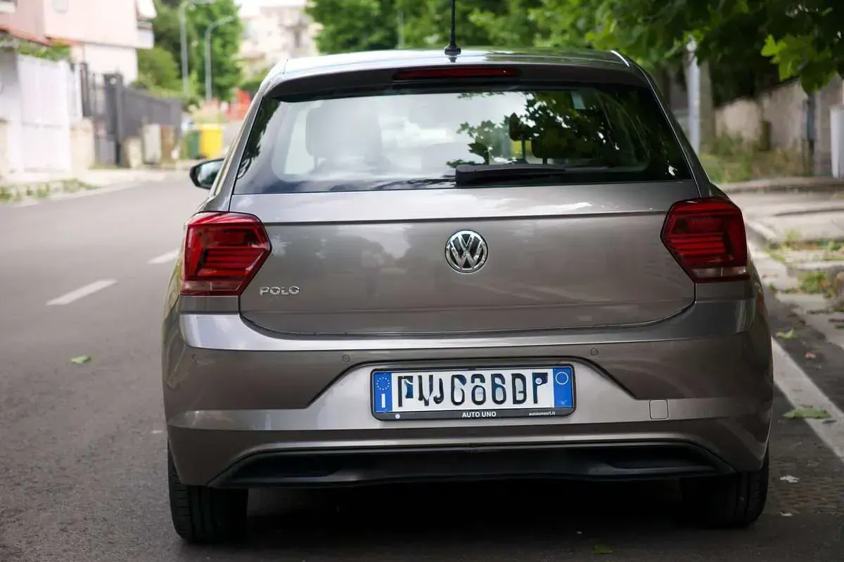 Begagnad VW Polo Comfortline 80 HK (58 kW) 2019 Grå Halvkombi