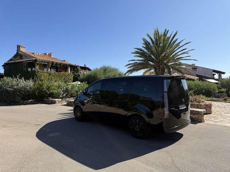 Usata Hyundai Staria 177 CV (130 kW) 2024 Nero Monovolume