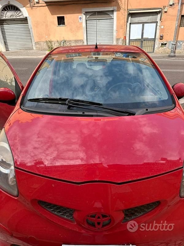 Usata Toyota Aygo Sol 2006 Rosso Utilitaria