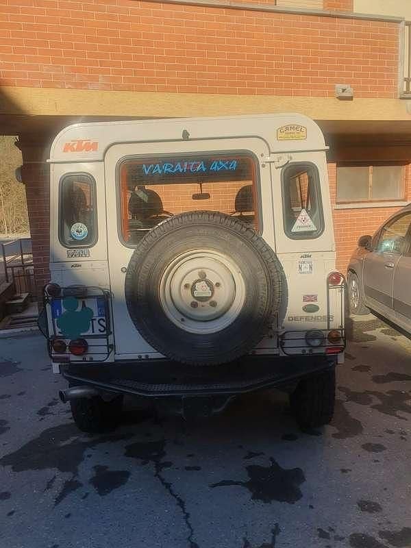 Usata Land Rover Defender 122 CV (89 kW) 2010 SUV