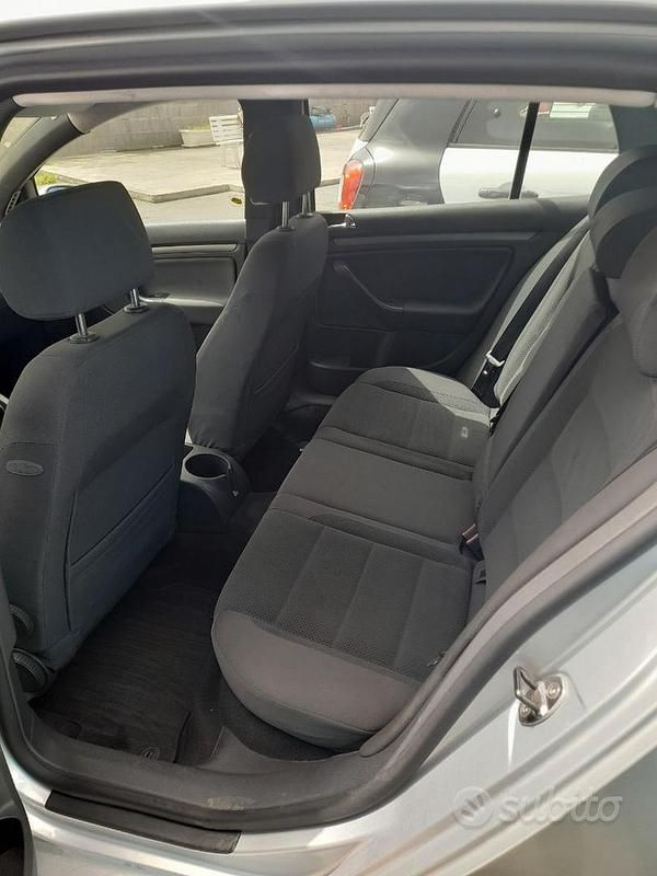 Usata VW Golf IV 105 CV (77 kW) 2004 Grigio Berlina
