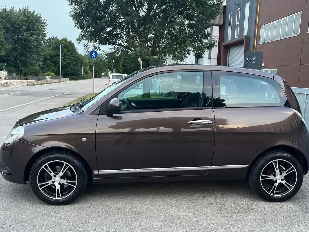 Usata Lancia Ypsilon 75 CV (55 kW) 2010 Utilitaria