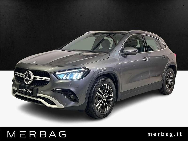 Nuova Mercedes GLA180 Advanced 136 CV (100 kW) 2025 Grigio SUV