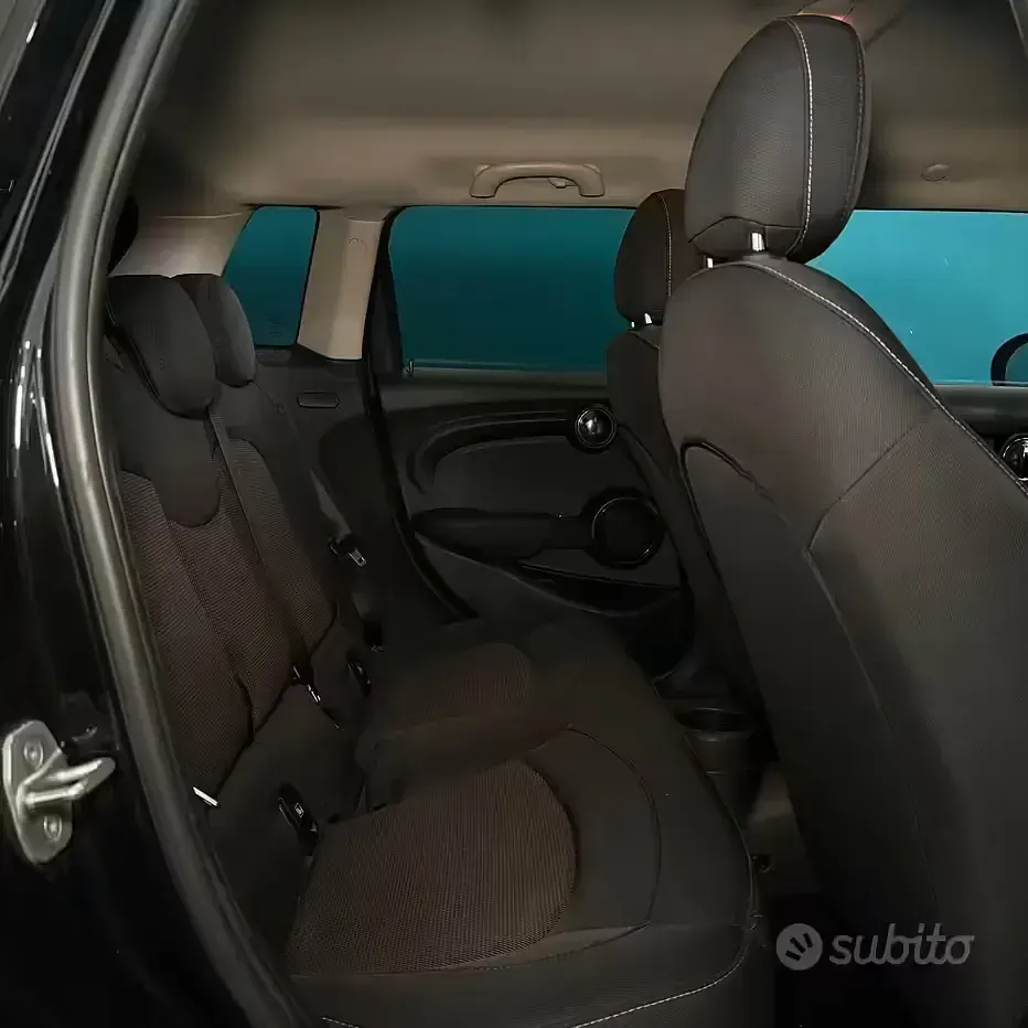 Usata Mini Cooper Business 102 CV (75 kW) 2022 Nero Utilitaria