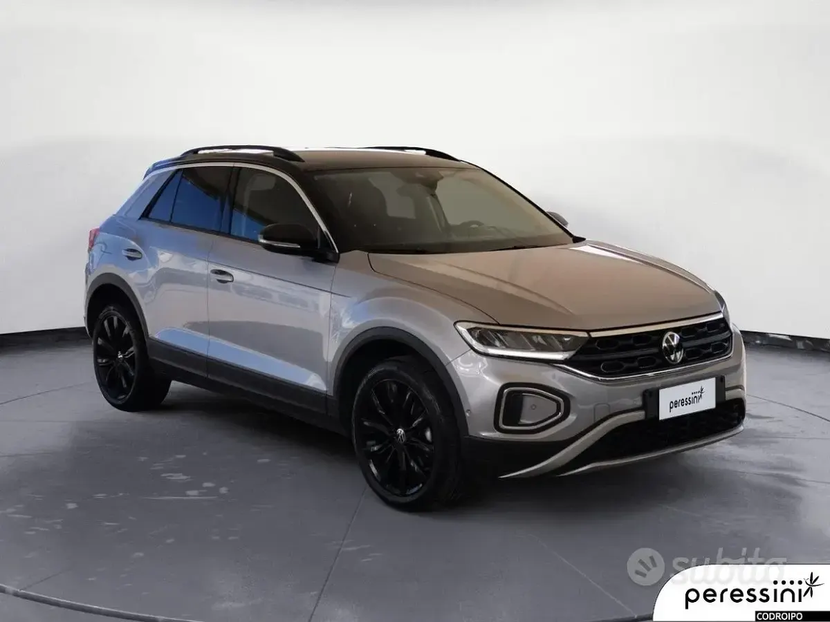 Usata VW T-Roc Sportline 116 CV (85 kW) 2023 Grigio SUV