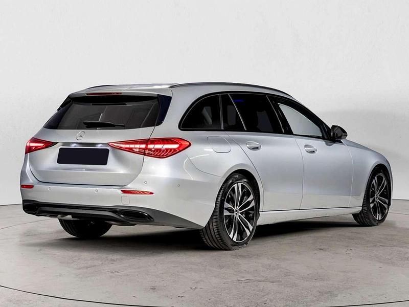 Usata Mercedes C220 200 CV (147 kW) 2023 Nero Station wagon